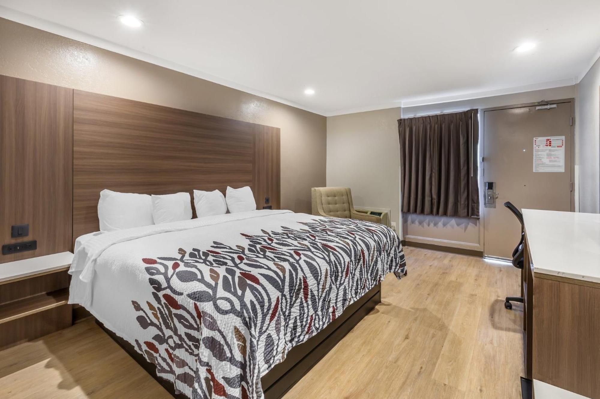 Red Roof Inn Raleigh Northeast - Downtown Extérieur photo